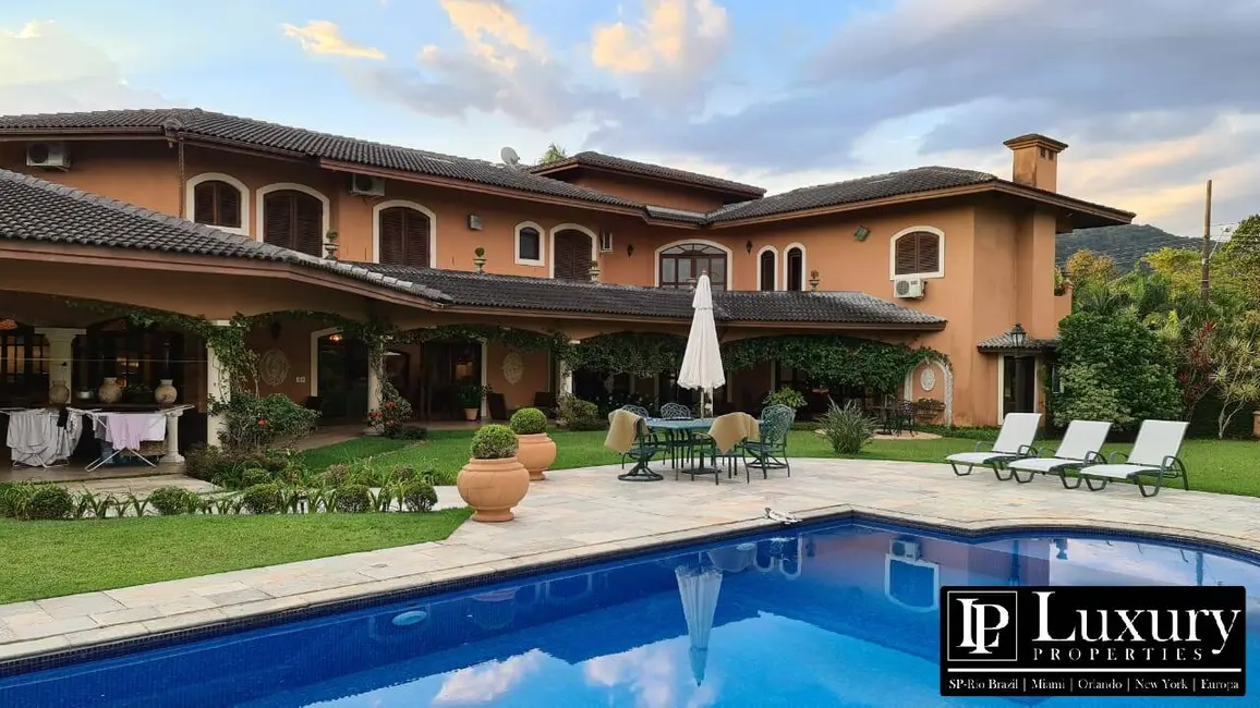 Casa de Condomínio com 6 quartos à venda em Jardim Acapulco, Guaruja - SP - imagem 3 Foto 3 de Casa de Condomínio com 6 quartos à venda em Jardim Acapulco, Guaruja - SP