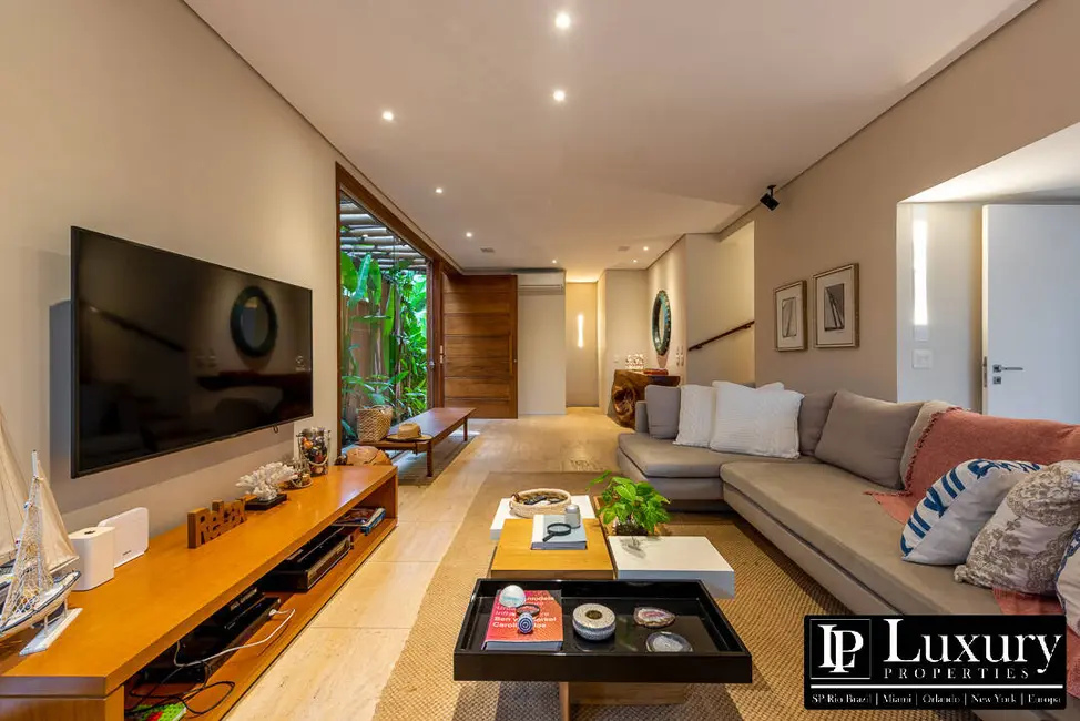 Foto 9 de Casa de Condomínio com 5 quartos à venda em Sao Sebastiao - SP