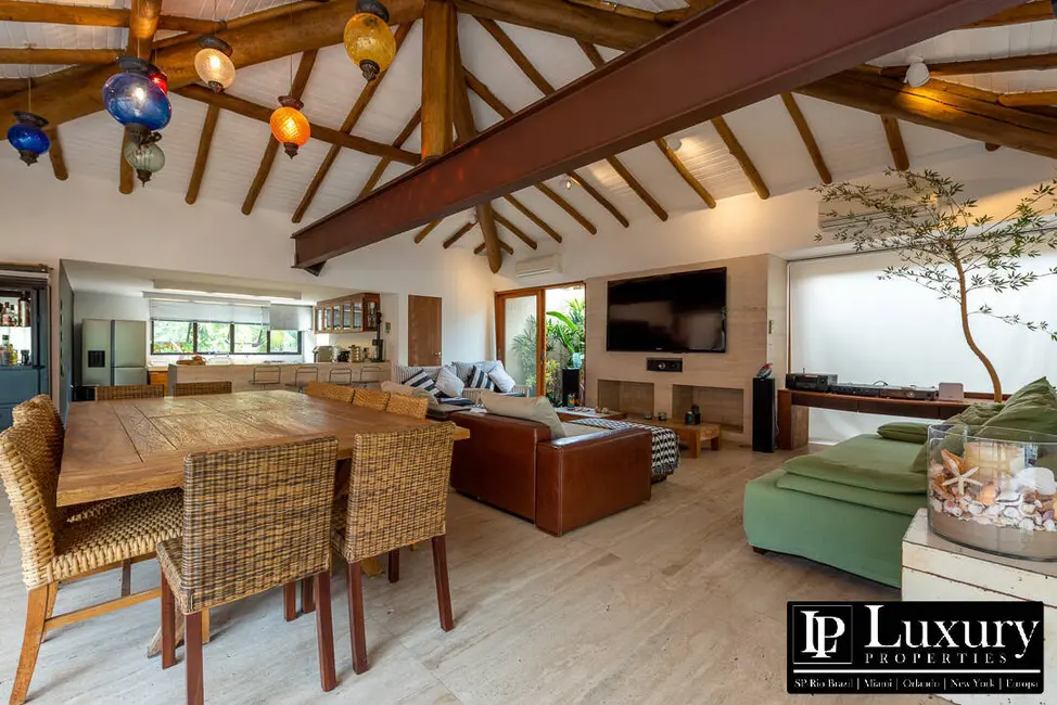 Foto 5 de Casa de Condomínio com 4 quartos à venda, 267m2 em Sao Sebastiao - SP