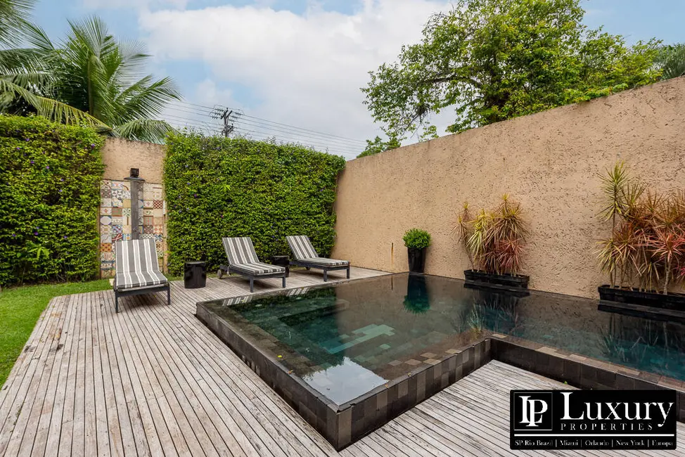 Foto 9 de Casa de Condomínio com 4 quartos à venda, 267m2 em Sao Sebastiao - SP