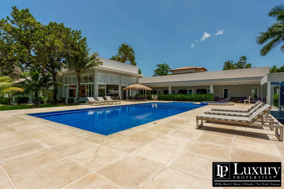 Foto 4 de Casa de Condomínio com 7 quartos à venda em Ubatuba - SP