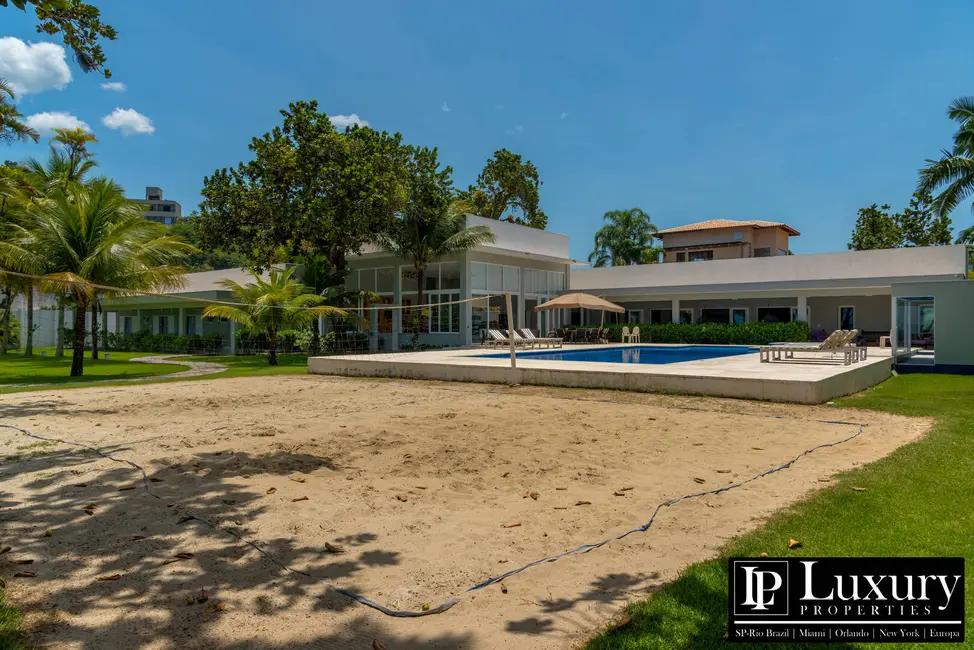 Foto 9 de Casa de Condomínio com 7 quartos à venda em Ubatuba - SP