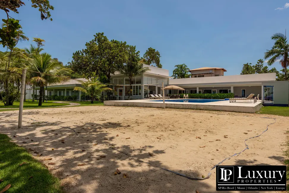 Foto 7 de Casa de Condomínio com 7 quartos à venda em Ubatuba - SP