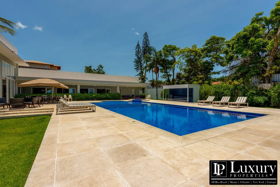 Foto 3 de Casa de Condomínio com 7 quartos à venda em Ubatuba - SP