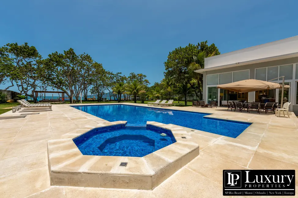 Foto 2 de Casa de Condomínio com 7 quartos à venda em Ubatuba - SP