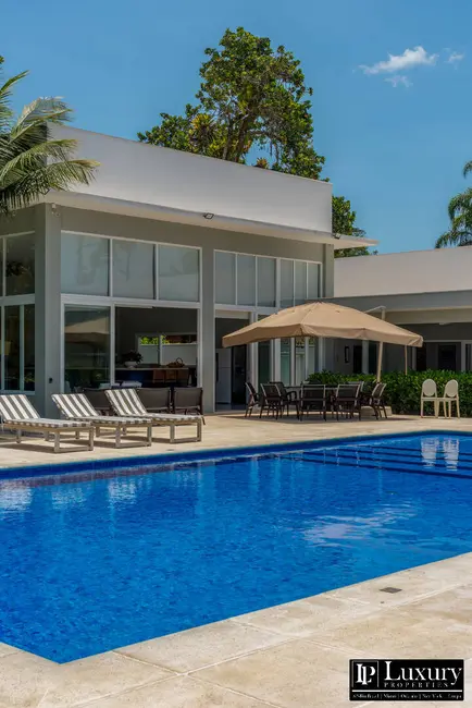 Foto 5 de Casa de Condomínio com 7 quartos à venda em Ubatuba - SP