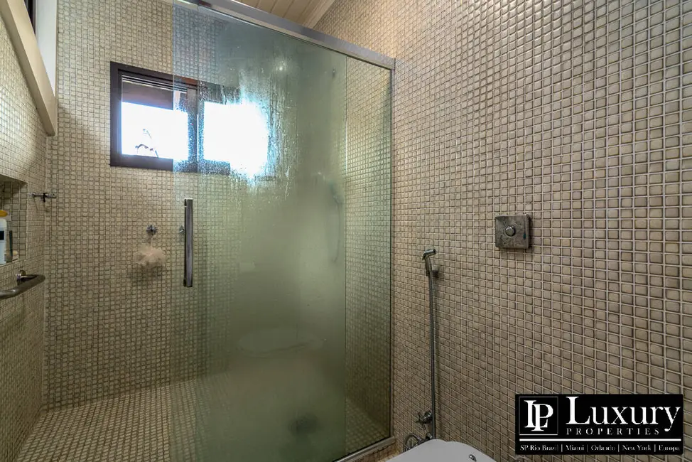 Casa de Condomínio com 7 quartos à venda em Guaruja - SP - imagem 9 Foto 9 de Casa de Condomínio com 7 quartos à venda em Guaruja - SP