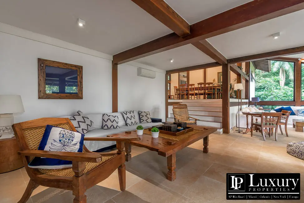 Casa de Condomínio com 7 quartos à venda em Guaruja - SP - imagem 2 Foto 2 de Casa de Condomínio com 7 quartos à venda em Guaruja - SP