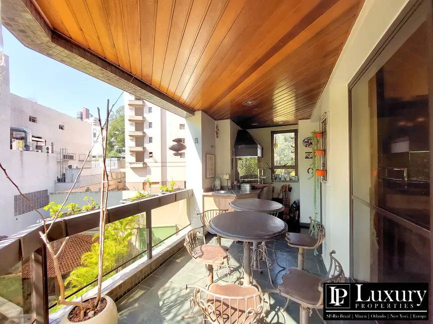 Foto 3 de Apartamento com 4 quartos à venda, 226m2 em Vila Suzana, São Paulo - SP