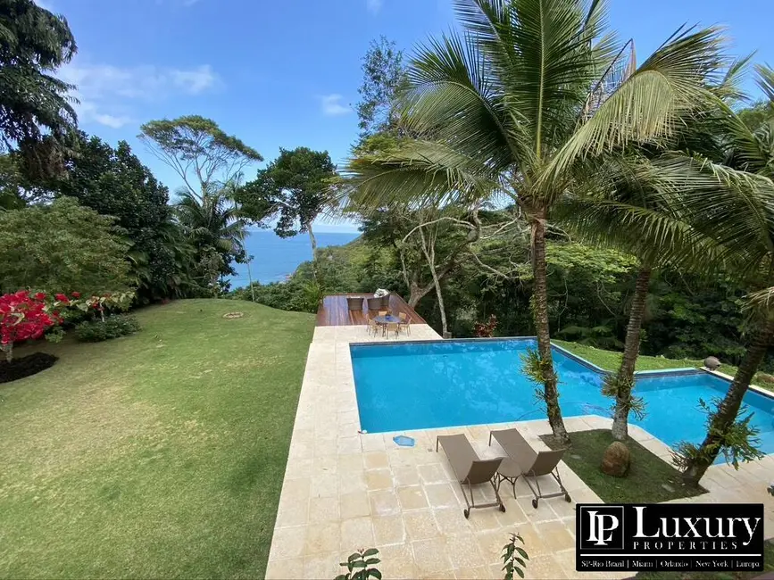 Foto 3 de Casa de Condomínio com 4 quartos à venda em Ubatuba - SP