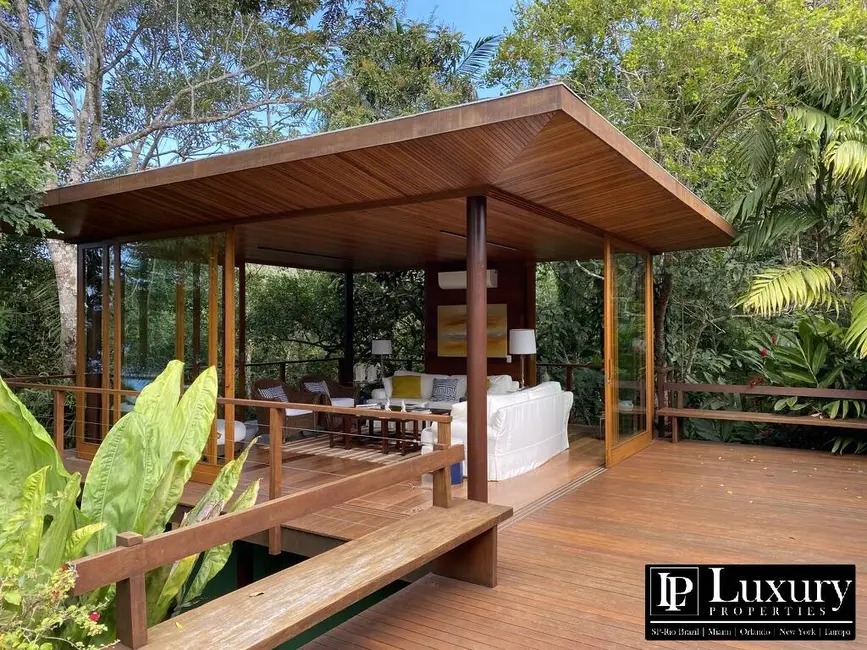 Foto 8 de Casa de Condomínio com 4 quartos à venda em Ubatuba - SP