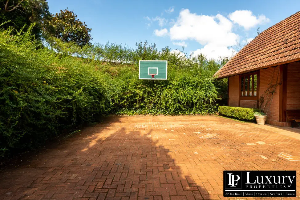 Foto 9 de Casa com 5 quartos à venda em Campos Do Jordao - SP
