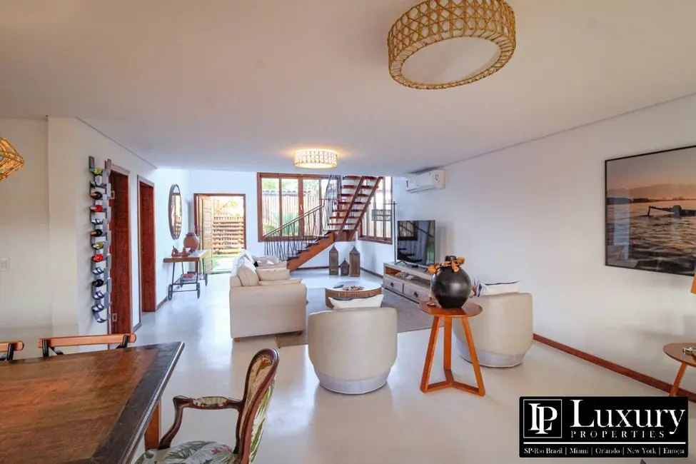 Foto 5 de Casa de Condomínio com 5 quartos à venda em Porto Seguro - BA