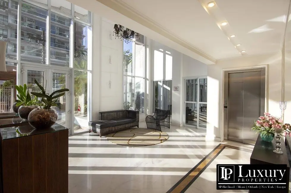 Foto 2 de Apartamento com 3 quartos à venda, 225m2 em São Paulo - SP