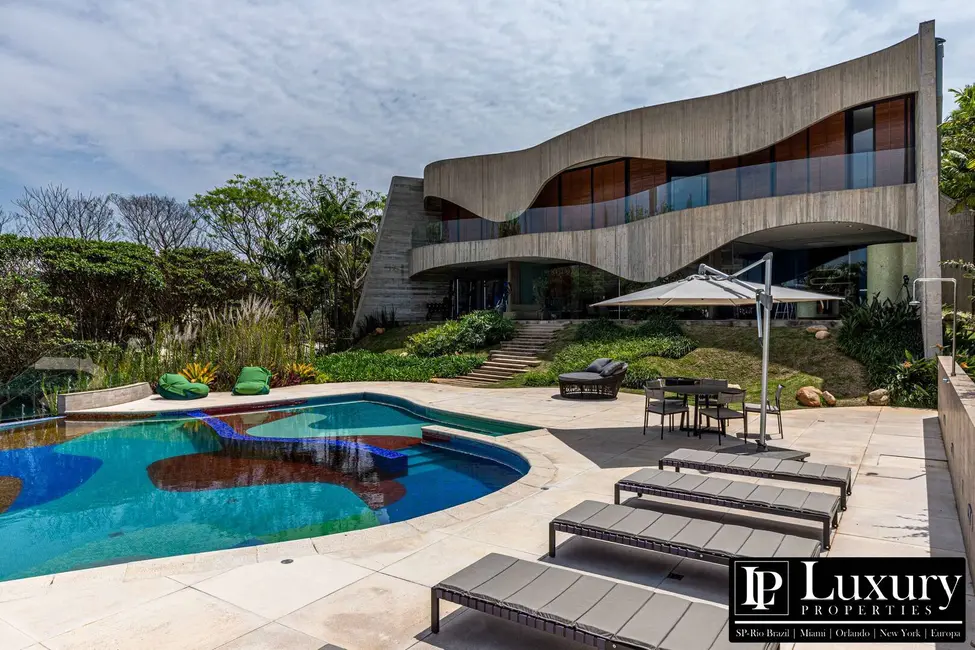 Casa de Condomínio com 5 quartos à venda em Chácaras Alpina, Valinhos - SP - imagem 4 Foto 4 de Casa de Condomínio com 5 quartos à venda em Chácaras Alpina, Valinhos - SP