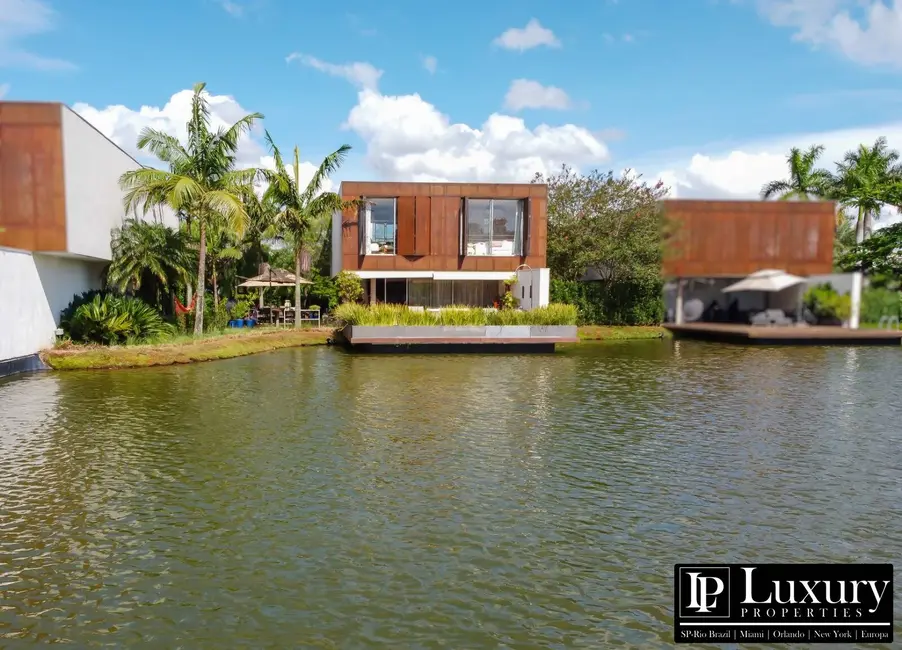 Foto 4 de Casa de Condomínio com 4 quartos à venda em  - SP