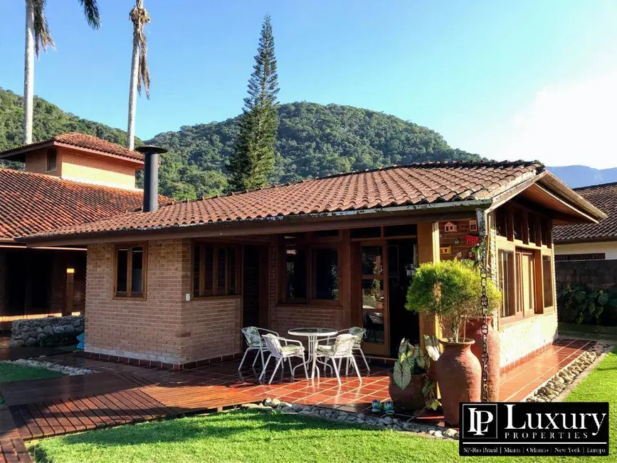 Foto 9 de Casa com 6 quartos à venda em Ubatuba - SP