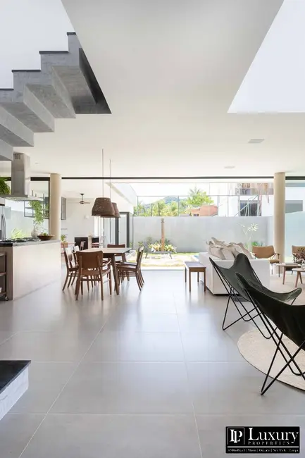 Casa de Condomínio com 5 quartos à venda em Jardim Acapulco, Guaruja - SP - imagem 8 Foto 8 de Casa de Condomínio com 5 quartos à venda em Jardim Acapulco, Guaruja - SP