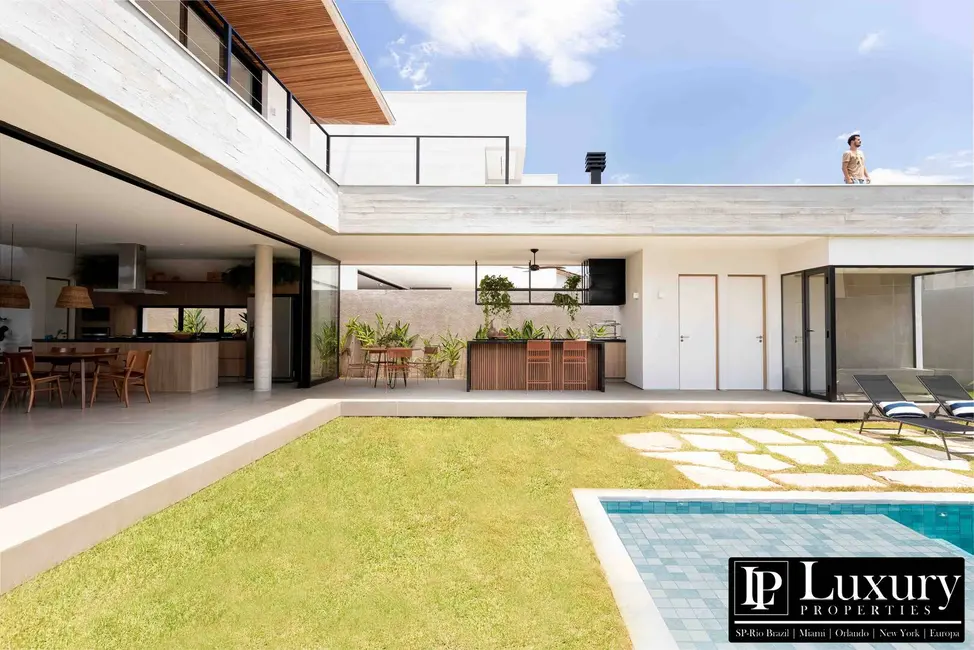 Casa de Condomínio com 5 quartos à venda em Jardim Acapulco, Guaruja - SP - imagem 3 Foto 3 de Casa de Condomínio com 5 quartos à venda em Jardim Acapulco, Guaruja - SP