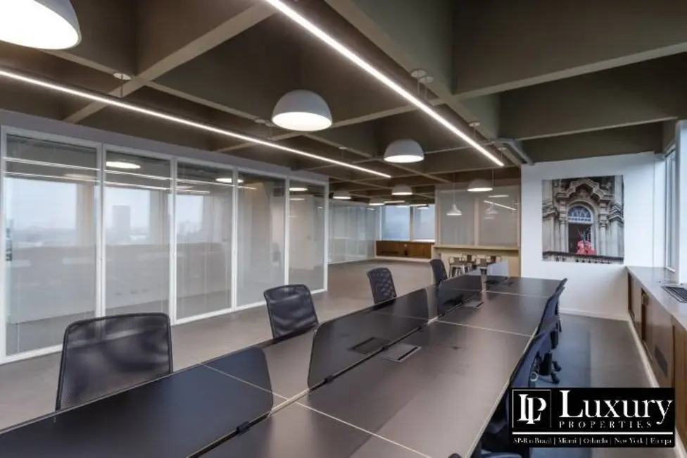 Sala Comercial para alugar, 198m2 em Jardim Europa, São Paulo - SP - imagem 9 Foto 9 de Sala Comercial para alugar, 198m2 em Jardim Europa, São Paulo - SP