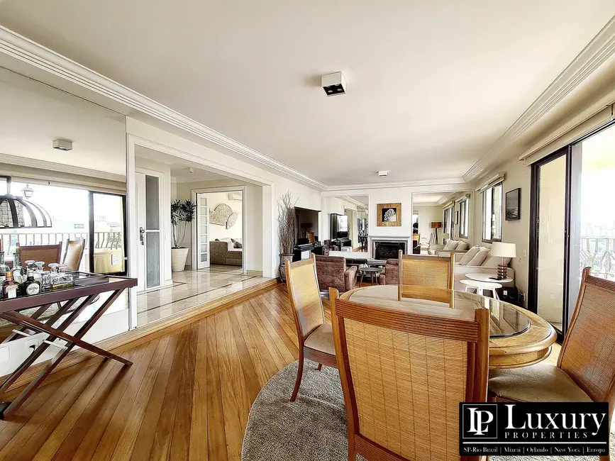 Foto 2 de Apartamento com 4 quartos à venda, 265m2 em Campo Belo, São Paulo - SP