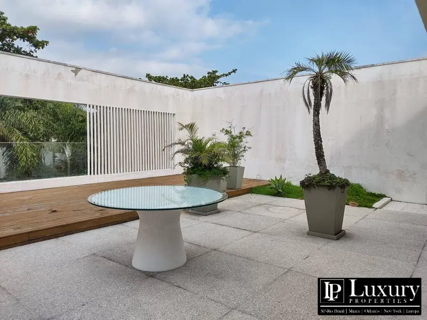 Foto 6 de Casa de Condomínio com 6 quartos à venda em Sao Sebastiao - SP