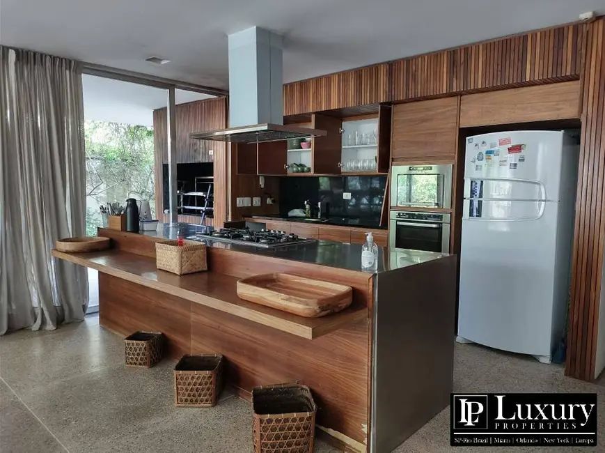 Foto 4 de Casa de Condomínio com 6 quartos à venda em Sao Sebastiao - SP