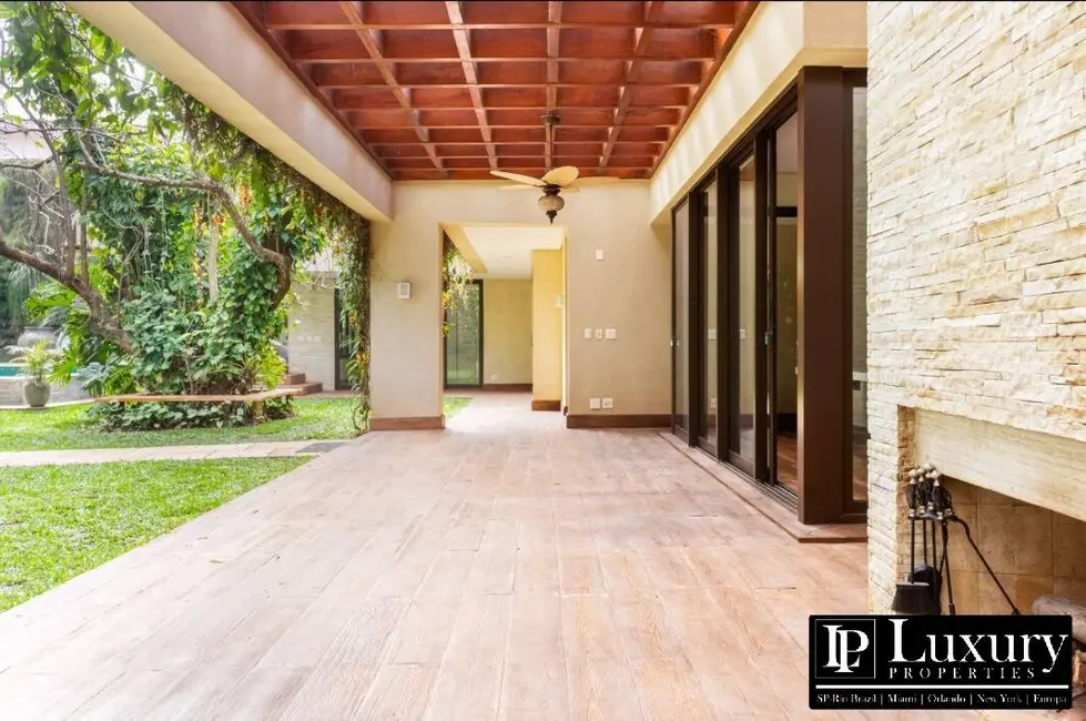 Casa com 4 quartos à venda e para alugar, 1019m2 em Alto de Pinheiros, São Paulo - SP - imagem 8 Foto 8 de Casa com 4 quartos à venda e para alugar, 1019m2 em Alto de Pinheiros, São Paulo - SP