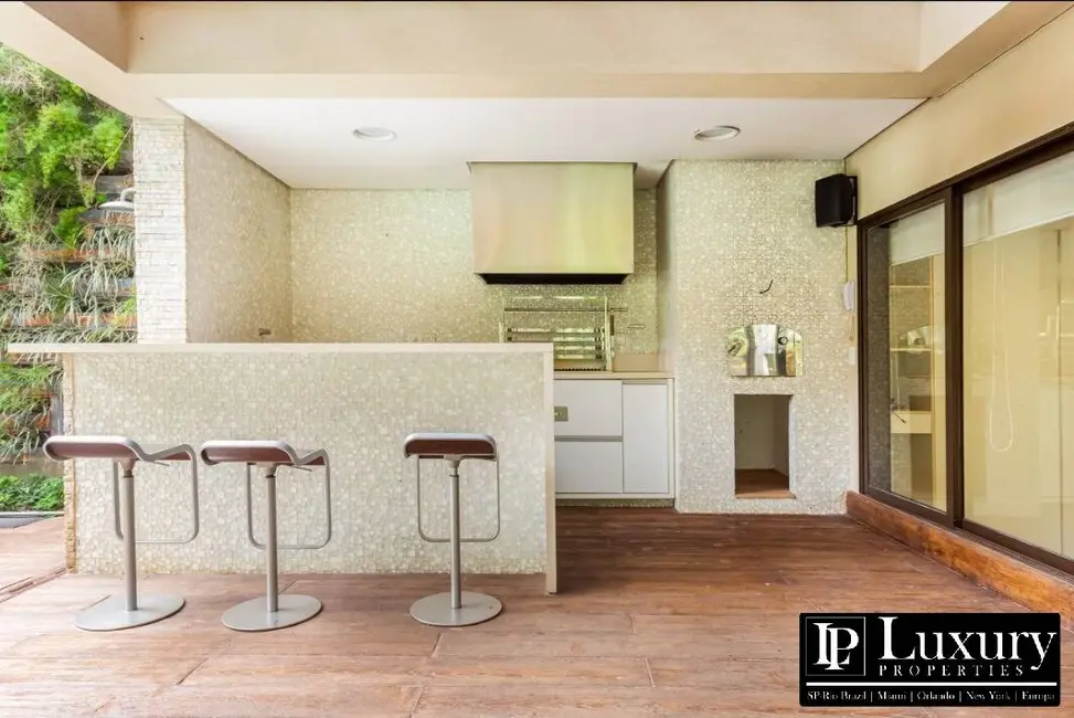 Casa com 4 quartos à venda e para alugar, 1019m2 em Alto de Pinheiros, São Paulo - SP - imagem 9 Foto 9 de Casa com 4 quartos à venda e para alugar, 1019m2 em Alto de Pinheiros, São Paulo - SP