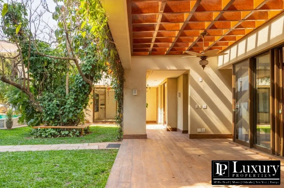 Casa com 4 quartos à venda e para alugar, 1019m2 em Alto de Pinheiros, São Paulo - SP - imagem 5 Foto 5 de Casa com 4 quartos à venda e para alugar, 1019m2 em Alto de Pinheiros, São Paulo - SP