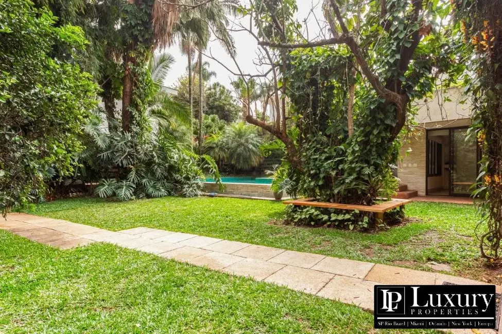 Casa com 4 quartos à venda e para alugar, 1019m2 em Alto de Pinheiros, São Paulo - SP - imagem 6 Foto 6 de Casa com 4 quartos à venda e para alugar, 1019m2 em Alto de Pinheiros, São Paulo - SP