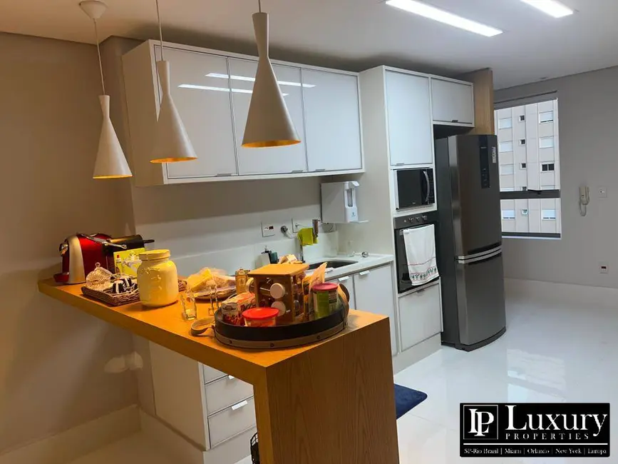 Apartamento com 3 quartos à venda, 180m2 em Vila Nova Conceição, São Paulo - SP - imagem 8 Foto 8 de Apartamento com 3 quartos à venda, 180m2 em Vila Nova Conceição, São Paulo - SP