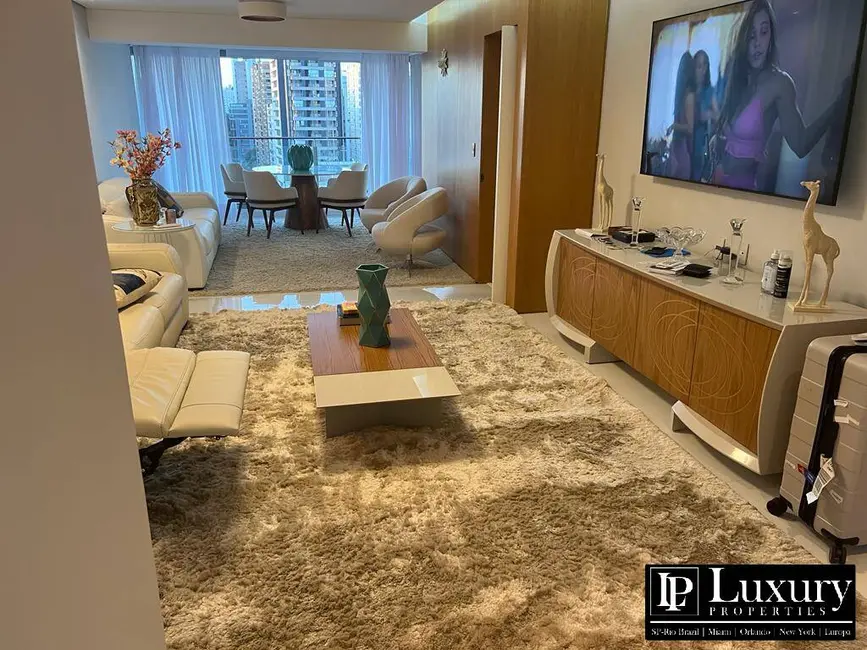 Apartamento com 3 quartos à venda, 180m2 em Vila Nova Conceição, São Paulo - SP - imagem 1 Foto 1 de Apartamento com 3 quartos à venda, 180m2 em Vila Nova Conceição, São Paulo - SP