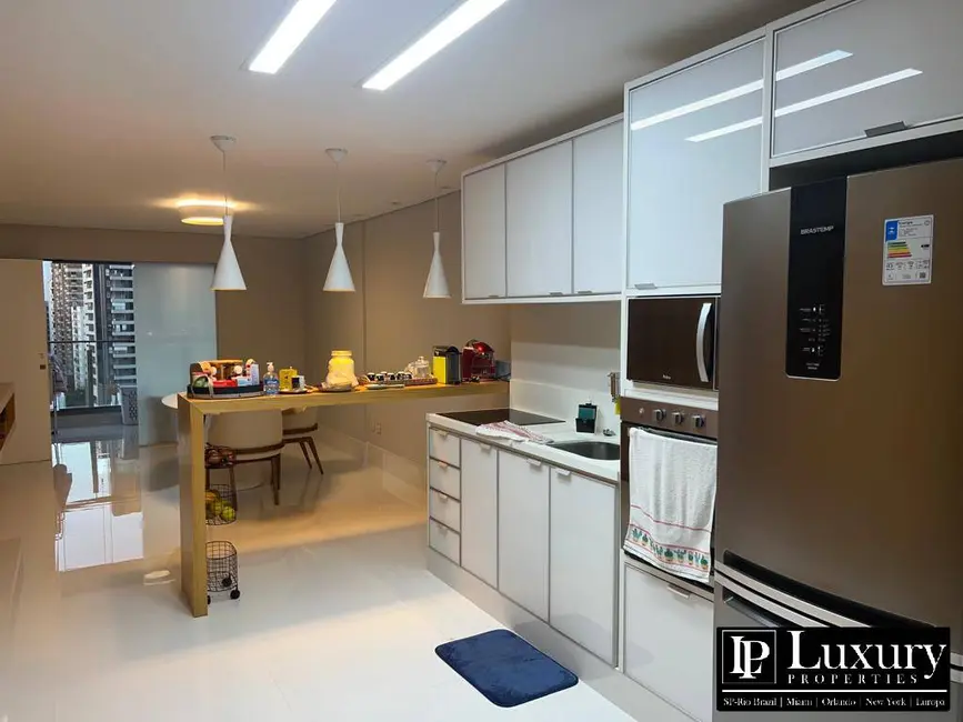 Apartamento com 3 quartos à venda, 180m2 em Vila Nova Conceição, São Paulo - SP - imagem 7 Foto 7 de Apartamento com 3 quartos à venda, 180m2 em Vila Nova Conceição, São Paulo - SP