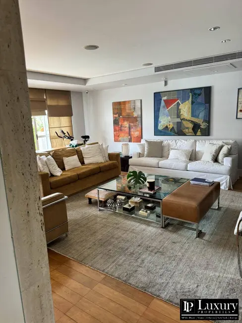 Foto 3 de Apartamento com 2 quartos à venda, 212m2 em Vila Nova Conceição, São Paulo - SP