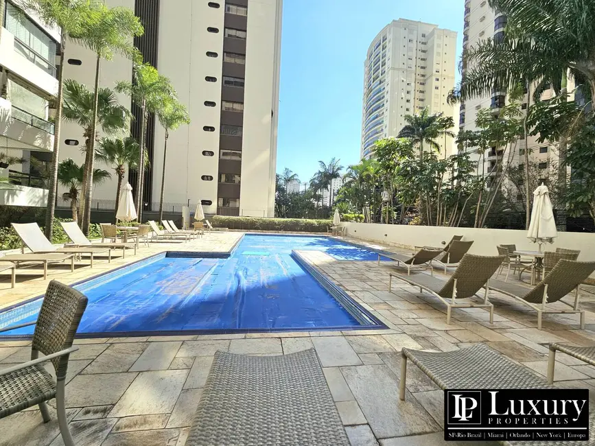 Apartamento com 3 quartos à venda, 162m2 em Moema, São Paulo - SP - imagem 1 Foto 1 de Apartamento com 3 quartos à venda, 162m2 em Moema, São Paulo - SP