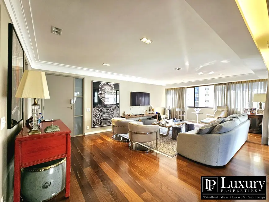 Apartamento com 3 quartos à venda, 162m2 em Moema, São Paulo - SP - imagem 5 Foto 5 de Apartamento com 3 quartos à venda, 162m2 em Moema, São Paulo - SP