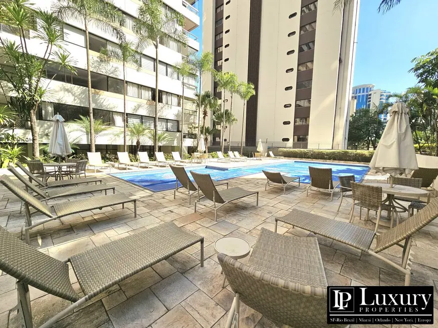 Apartamento com 3 quartos à venda, 162m2 em Moema, São Paulo - SP - imagem 2 Foto 2 de Apartamento com 3 quartos à venda, 162m2 em Moema, São Paulo - SP
