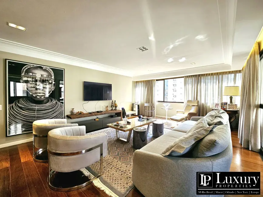 Apartamento com 3 quartos à venda, 162m2 em Moema, São Paulo - SP - imagem 8 Foto 8 de Apartamento com 3 quartos à venda, 162m2 em Moema, São Paulo - SP