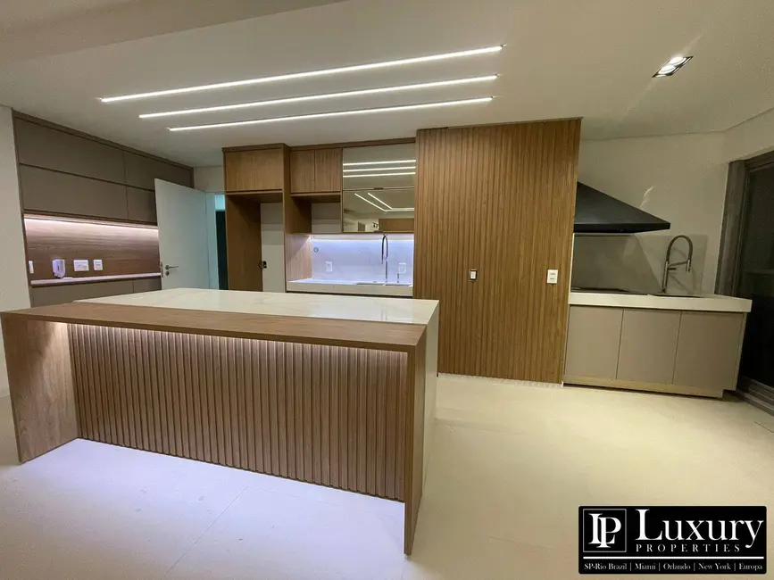 Foto 3 de Apartamento com 3 quartos para alugar, 142m2 em Real Parque, São Paulo - SP