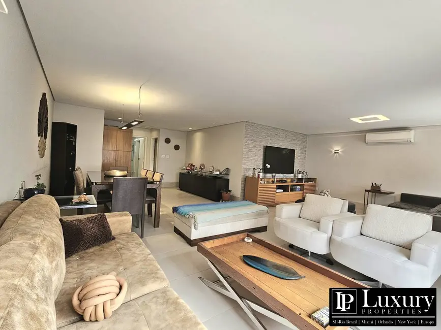 Foto 4 de Apartamento com 3 quartos à venda, 187m2 em Itaim Bibi, São Paulo - SP