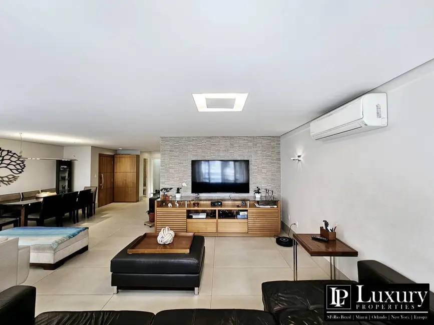 Foto 9 de Apartamento com 3 quartos à venda, 187m2 em Itaim Bibi, São Paulo - SP