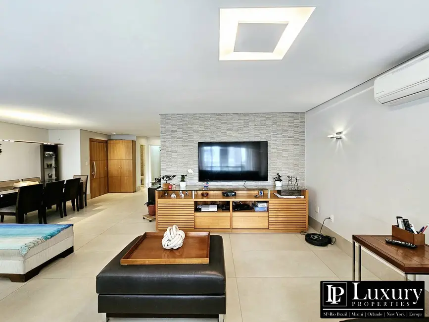 Foto 6 de Apartamento com 3 quartos à venda, 187m2 em Itaim Bibi, São Paulo - SP