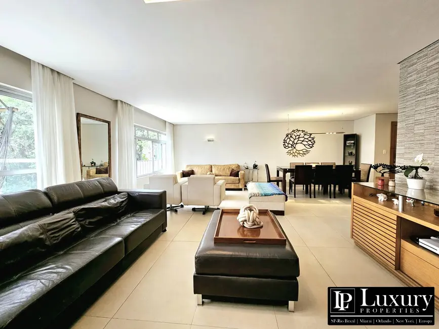 Foto 2 de Apartamento com 3 quartos à venda, 187m2 em Itaim Bibi, São Paulo - SP