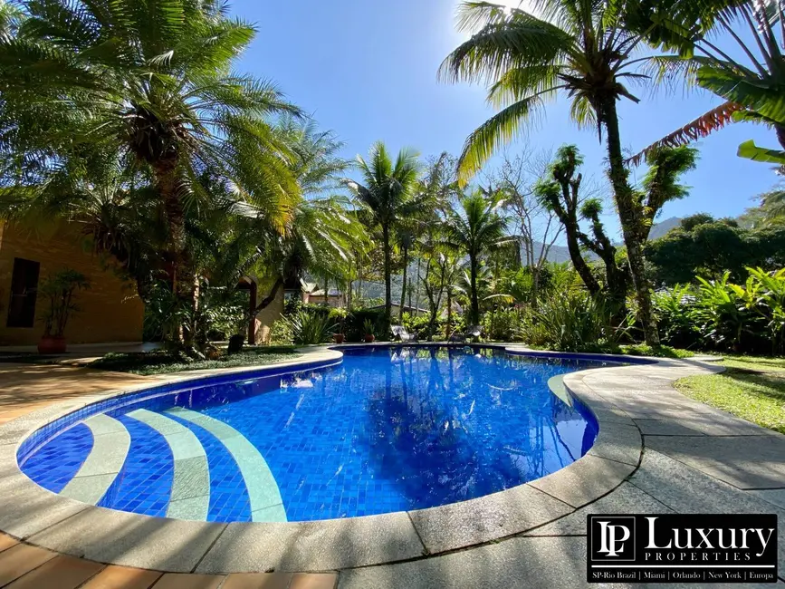 Foto 3 de Casa de Condomínio com 5 quartos à venda em Ubatuba - SP