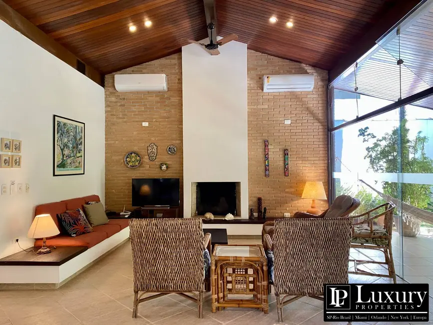 Foto 8 de Casa de Condomínio com 5 quartos à venda em Ubatuba - SP