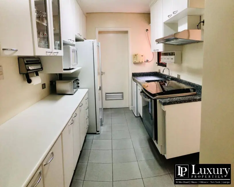 Apartamento com 4 quartos à venda, 240m2 em São Paulo - SP - imagem 5 Foto 5 de Apartamento com 4 quartos à venda, 240m2 em São Paulo - SP
