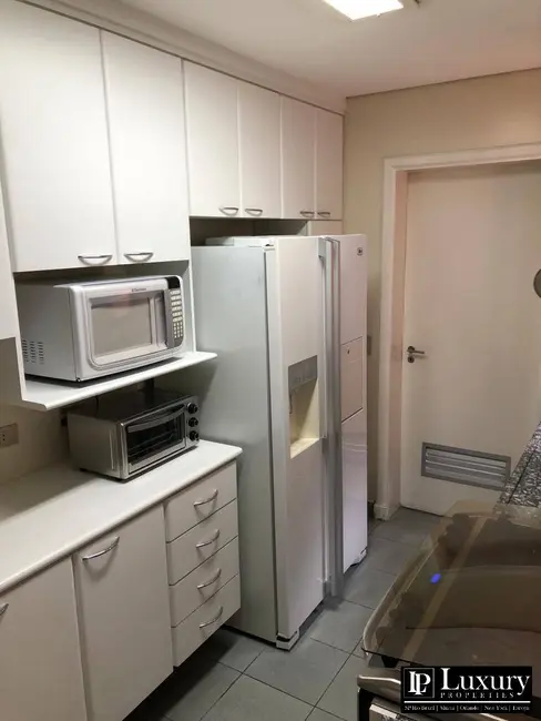 Apartamento com 4 quartos à venda, 240m2 em São Paulo - SP - imagem 7 Foto 7 de Apartamento com 4 quartos à venda, 240m2 em São Paulo - SP