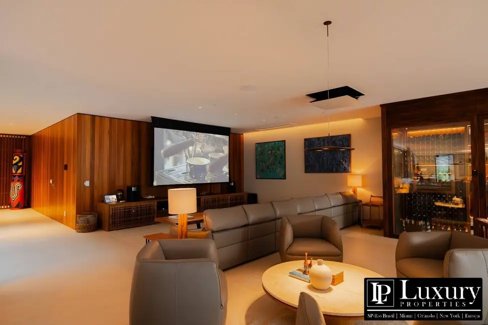 Casa com 8 quartos à venda em Praia da Ribeira (Cunhambebe), Angra Dos Reis - RJ - imagem 7 Foto 7 de Casa com 8 quartos à venda em Praia da Ribeira (Cunhambebe), Angra Dos Reis - RJ