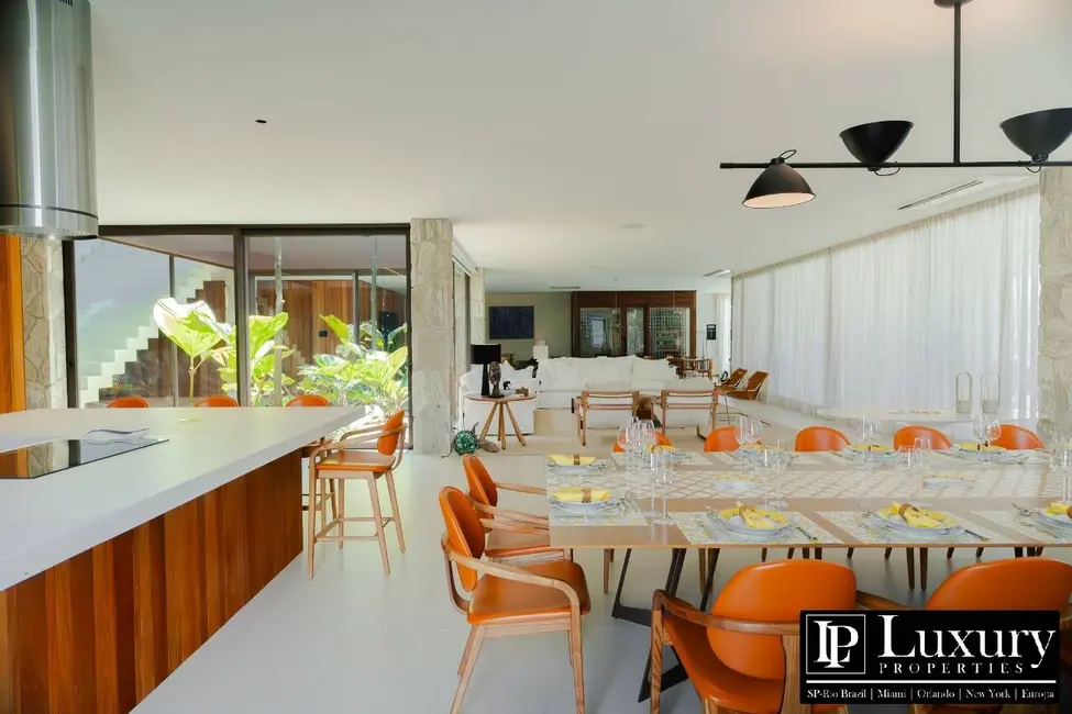 Casa com 8 quartos à venda em Praia da Ribeira (Cunhambebe), Angra Dos Reis - RJ - imagem 5 Foto 5 de Casa com 8 quartos à venda em Praia da Ribeira (Cunhambebe), Angra Dos Reis - RJ